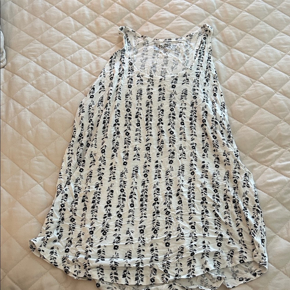 Mudd White and Black Floral Tank Top
